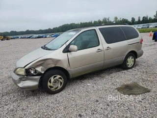 TOYOTA SIENNA LE