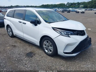 TOYOTA TOYOTA SIENNA XSE