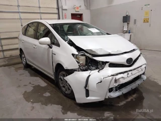 TOYOTA TOYOTA PRIUS V TWO