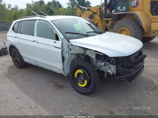 VOLKSWAGEN VOLKSWAGEN TIGUAN 2.0T SE R-LINE BLACK