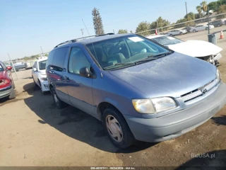 TOYOTA TOYOTA SIENNA LE