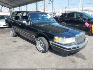 LINCOLN LINCOLN TOWN CAR SIGNATURE