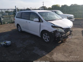 TOYOTA TOYOTA SIENNA LE V6 8 PASSENGER