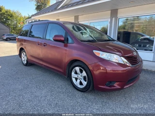 TOYOTA TOYOTA SIENNA LE