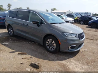CHRYSLER CHRYSLER PACIFICA HYBRID SELECT