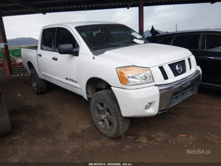NISSAN NISSAN TITAN SE