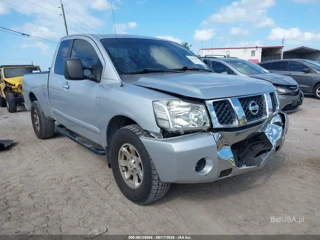 NISSAN NISSAN TITAN SE