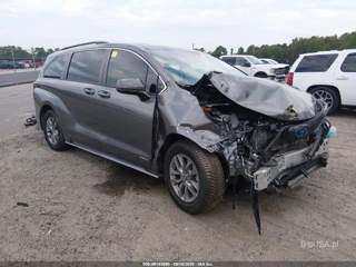 TOYOTA TOYOTA SIENNA LE