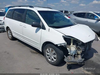 TOYOTA TOYOTA SIENNA LE