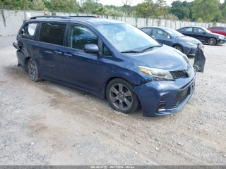 TOYOTA TOYOTA SIENNA SE PREMIUM 8 PASSENGER