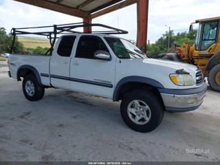 TOYOTA TOYOTA TUNDRA SR5 V8