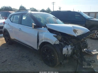 NISSAN NISSAN KICKS SR XTRONIC CVT