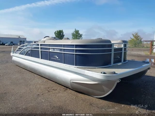BENNINGTON BENNINGTON PONTOON