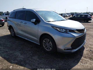 TOYOTA TOYOTA SIENNA XLE