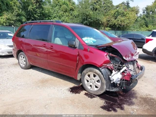 TOYOTA TOYOTA SIENNA LE