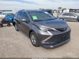 TOYOTA TOYOTA SIENNA LE