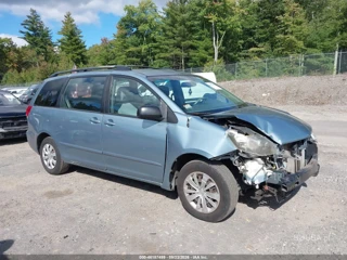 TOYOTA TOYOTA SIENNA CE