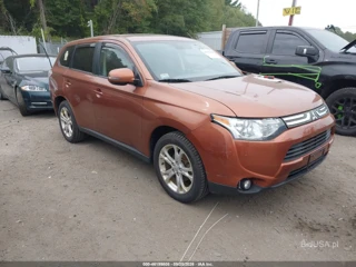MITSUBISHI MITSUBISHI OUTLANDER SE