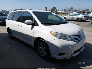 TOYOTA TOYOTA SIENNA LE