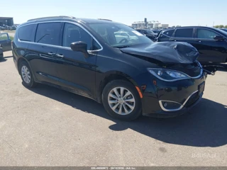 CHRYSLER CHRYSLER PACIFICA TOURING PLUS