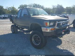 TOYOTA TOYOTA PICKUP 1/2 TON EX LNG WHLBSE DLX