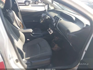 TOYOTA TOYOTA PRIUS TWO