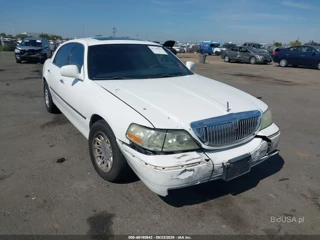 LINCOLN LINCOLN TOWN CAR SIGNATURE