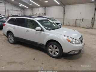 SUBARU SUBARU OUTBACK LTD PWR MOON