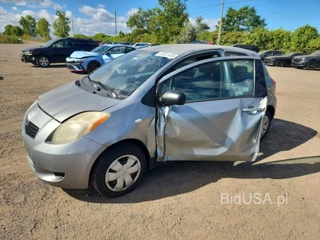 TOYOTA YARIS BASE
