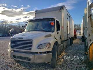 FREIGHTLINER M2