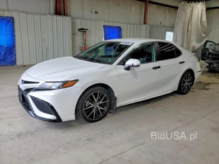 TOYOTA CAMRY HYBRID SE