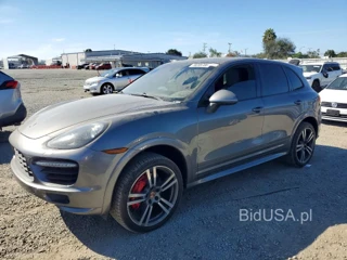 PORSCHE CAYENNE GTS