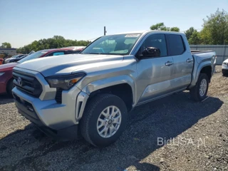TOYOTA TACOMA SR5