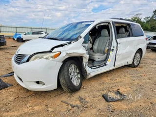 TOYOTA SIENNA XLE