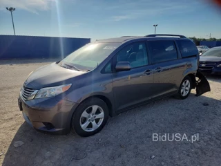 TOYOTA SIENNA