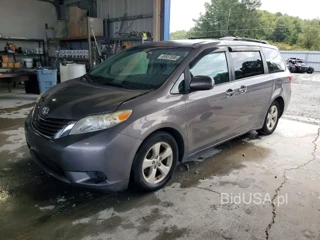 TOYOTA SIENNA LE