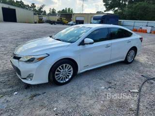 TOYOTA AVALON HYBRID LIMITED