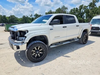 TOYOTA TUNDRA SR5