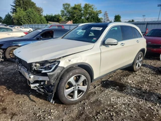 MERCEDES-BENZ GLC 300 4MATIC