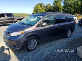 TOYOTA SIENNA XLE 8-PASSENGER