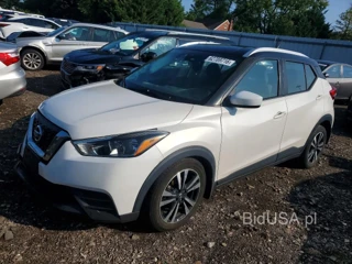 NISSAN KICKS SV