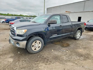 TOYOTA TUNDRA DOUBLE CAB SR5