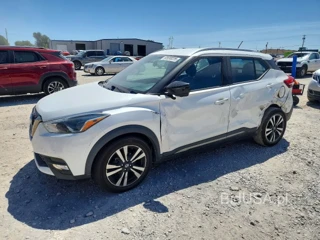 NISSAN KICKS S