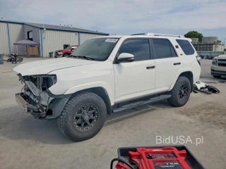 TOYOTA 4RUNNER SR5 PREMIUM