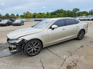 VOLVO S90 T5 MOMENTUM