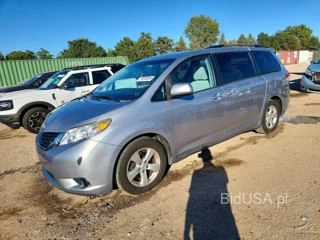 TOYOTA SIENNA LE