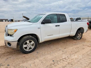 TOYOTA TUNDRA SR5