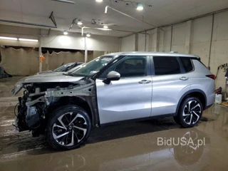 MITSUBISHI OUTLANDER SE