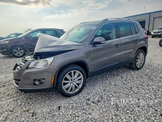 VOLKSWAGEN TIGUAN SE