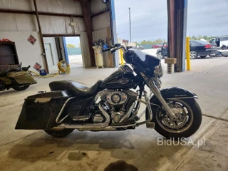 HARLEY-DAVIDSON ULTRA GLIDE CLASSIC